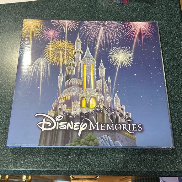 Disney Scrapbook - Picture 1 of 3
